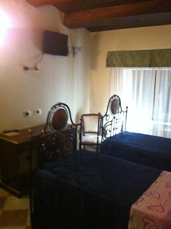 Hotel San Leo Sessa Aurunca Quarto foto